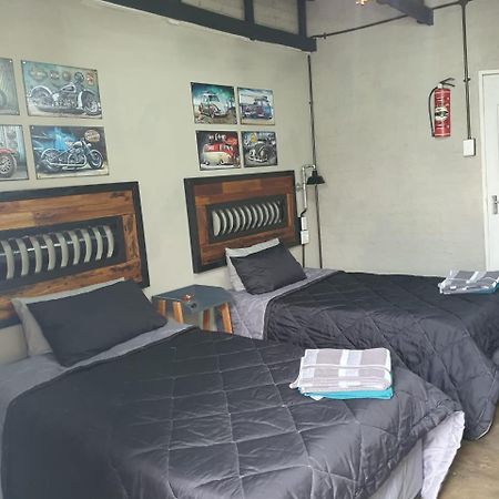 At Ease Road Lodge Zeerust Εξωτερικό φωτογραφία