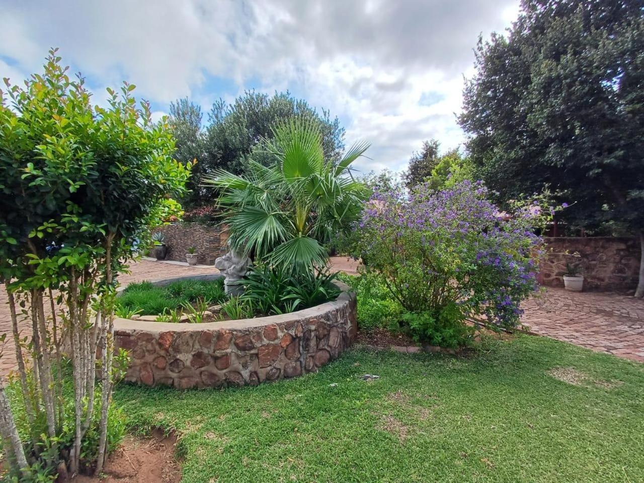 At Ease Road Lodge Zeerust Εξωτερικό φωτογραφία